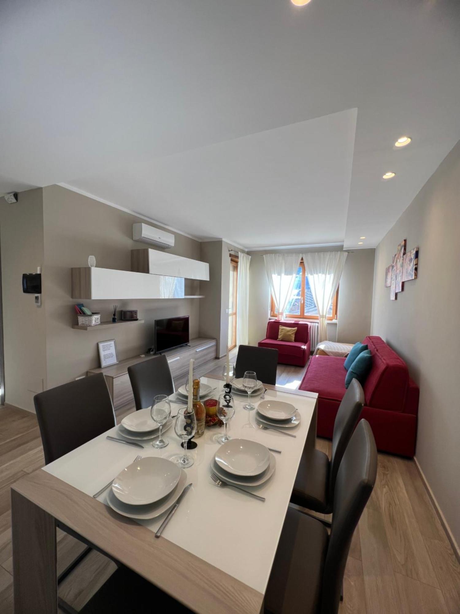 Blue Moon - Via Parigi Apartments Αόστα Εξωτερικό φωτογραφία
