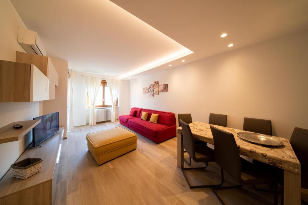 Blue Moon - Via Parigi Apartments Αόστα Εξωτερικό φωτογραφία